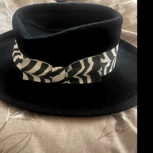 Women's Top Hat with Zebra Scarf